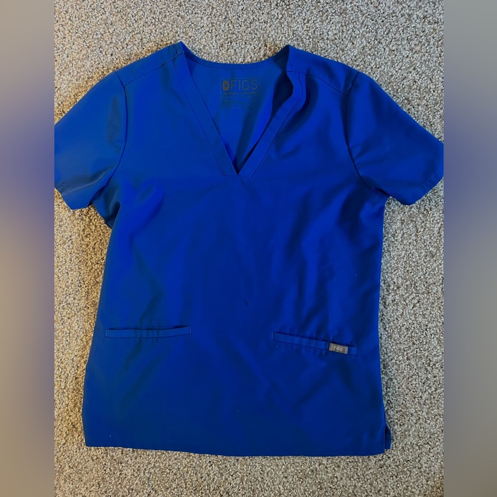 Figs scrub top
